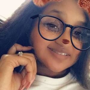 Meet your Posher, Dee